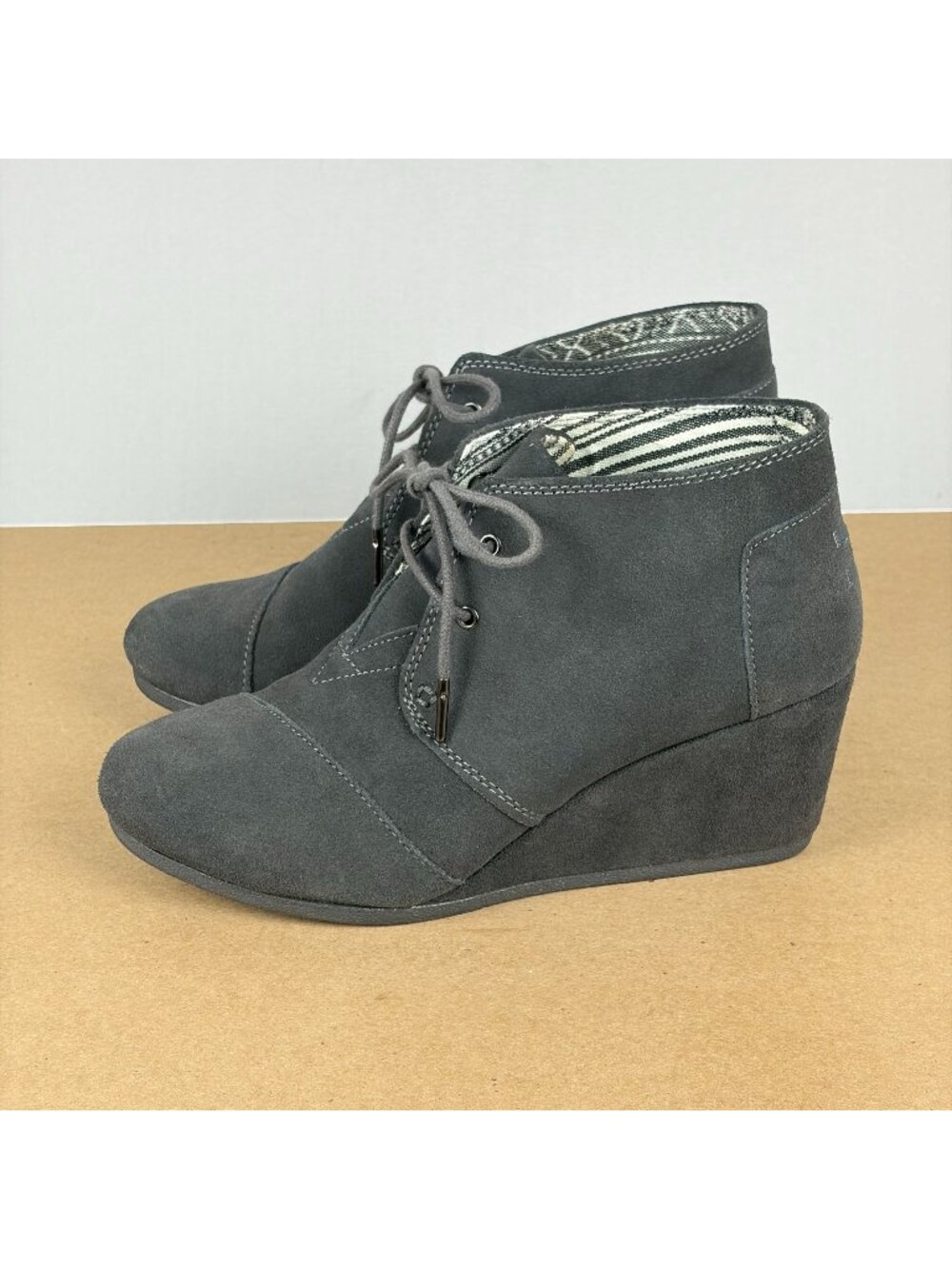 Toms Desert Wedge Booties Gray Suede Womens 9.5 Lace Up Casual Comfort